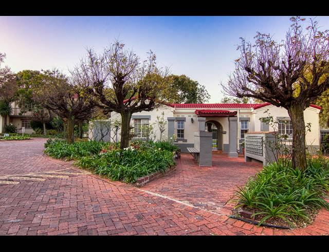 2 BEDROOM APARTMENT RENTED IN BRYANSTON